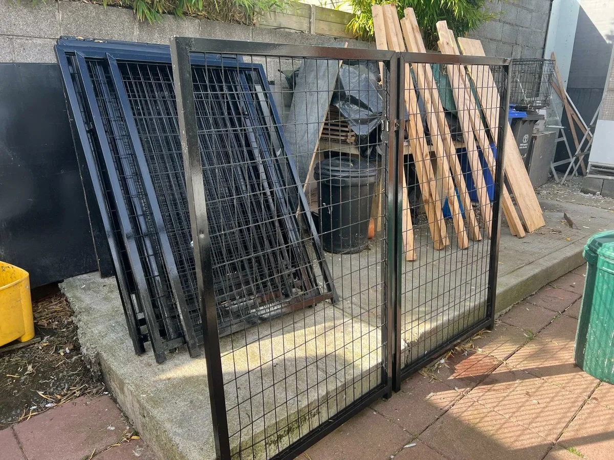 Dog pens - Image 4