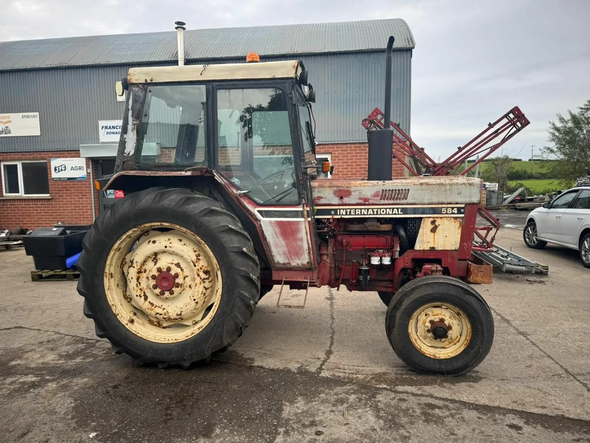 INTERNATIONAL 584 2WD TRACTOR - Image 3