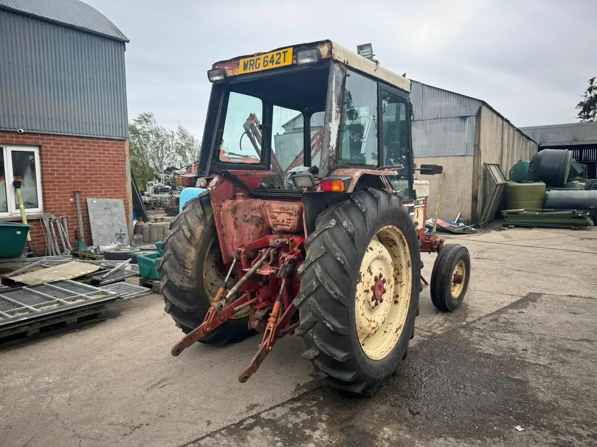 INTERNATIONAL 584 2WD TRACTOR - Image 4