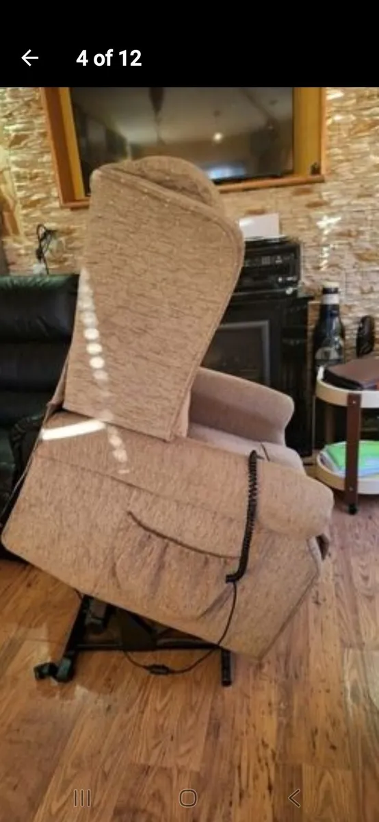 Riser recliner electric armchair - Image 1