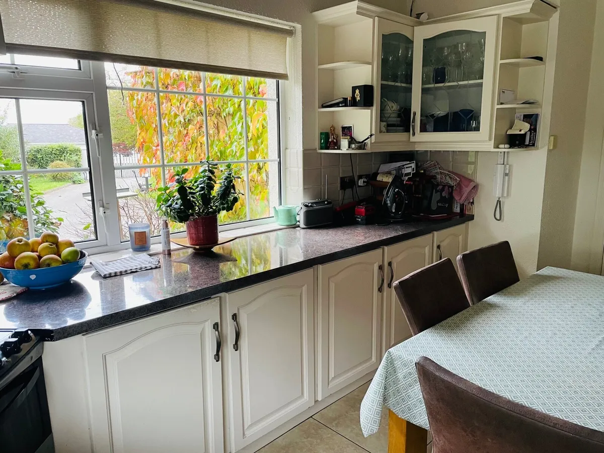 Kitchen units , Worktop and appliances - Image 2