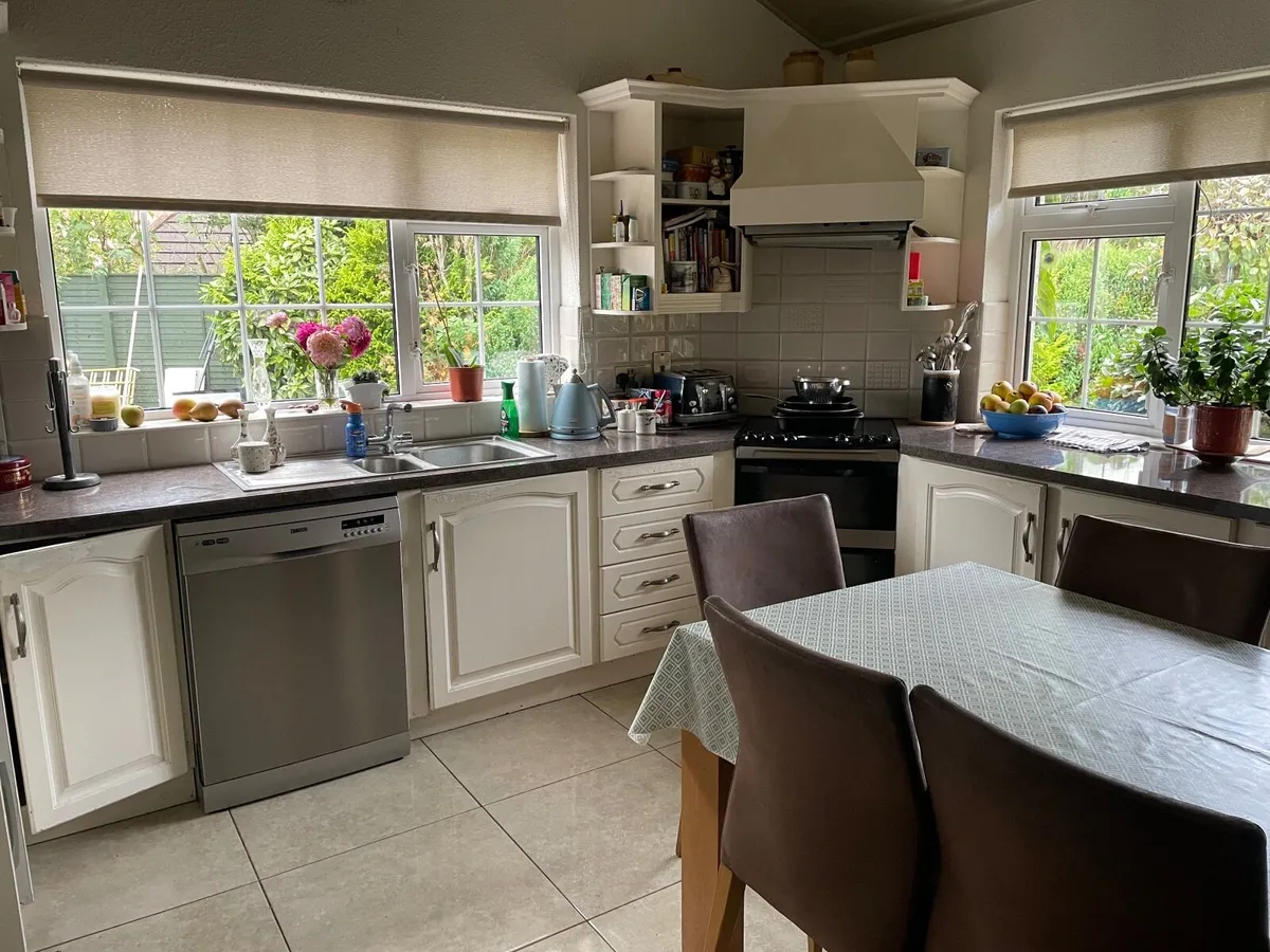 Kitchen units , Worktop and appliances - Image 3
