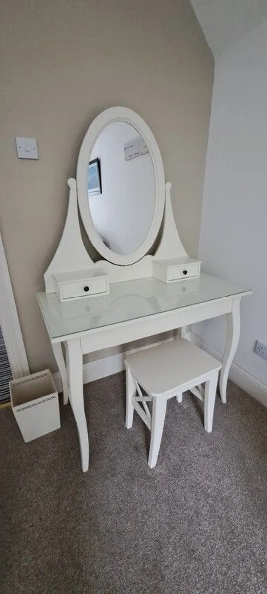Dressing Table with mirror - Image 1