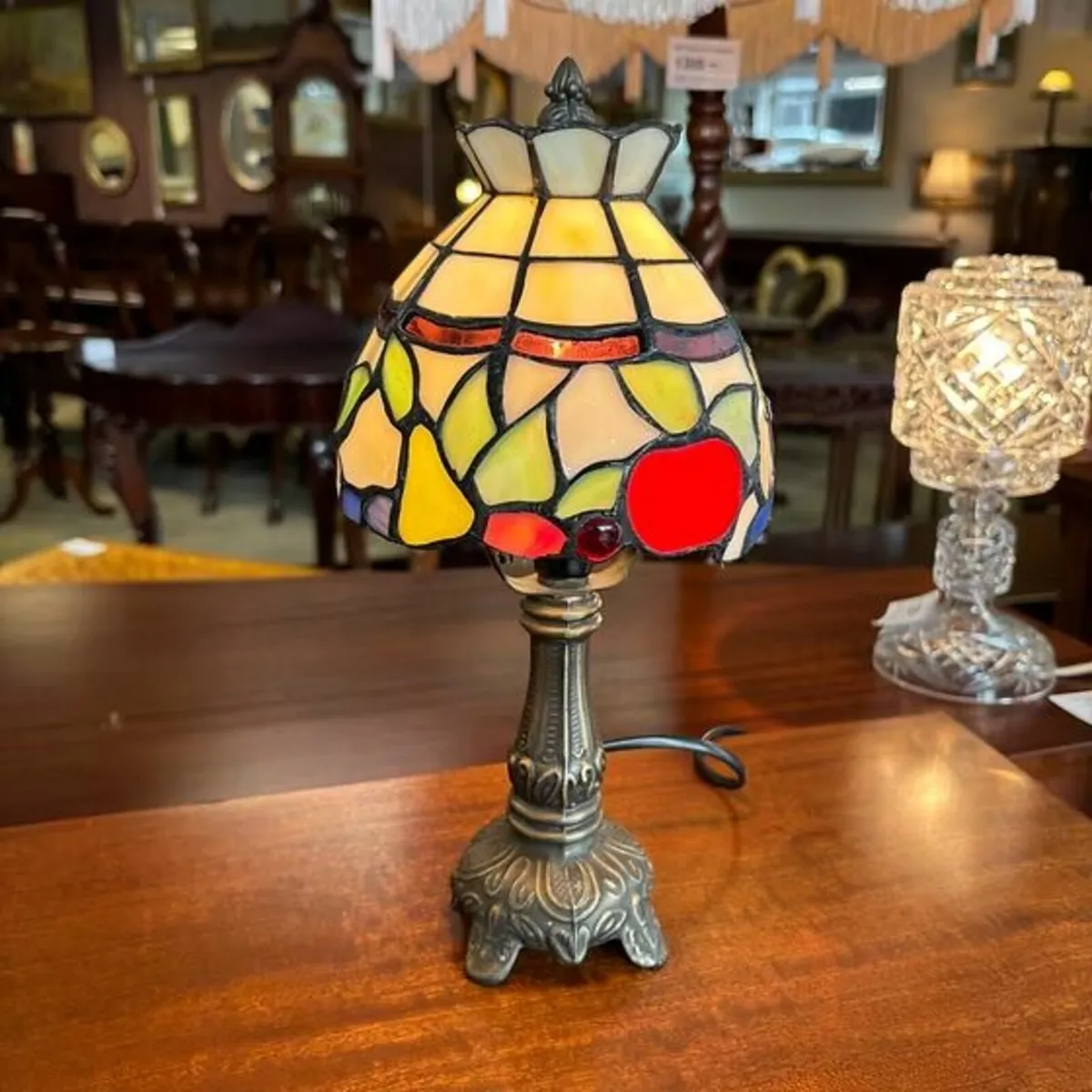 Cream, red & green tinted shaded tiffany table lam
