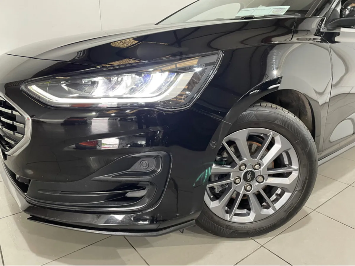 Ford Focus TITANIUM 5DR 1.0T 125 M 4 4DR - Image 3