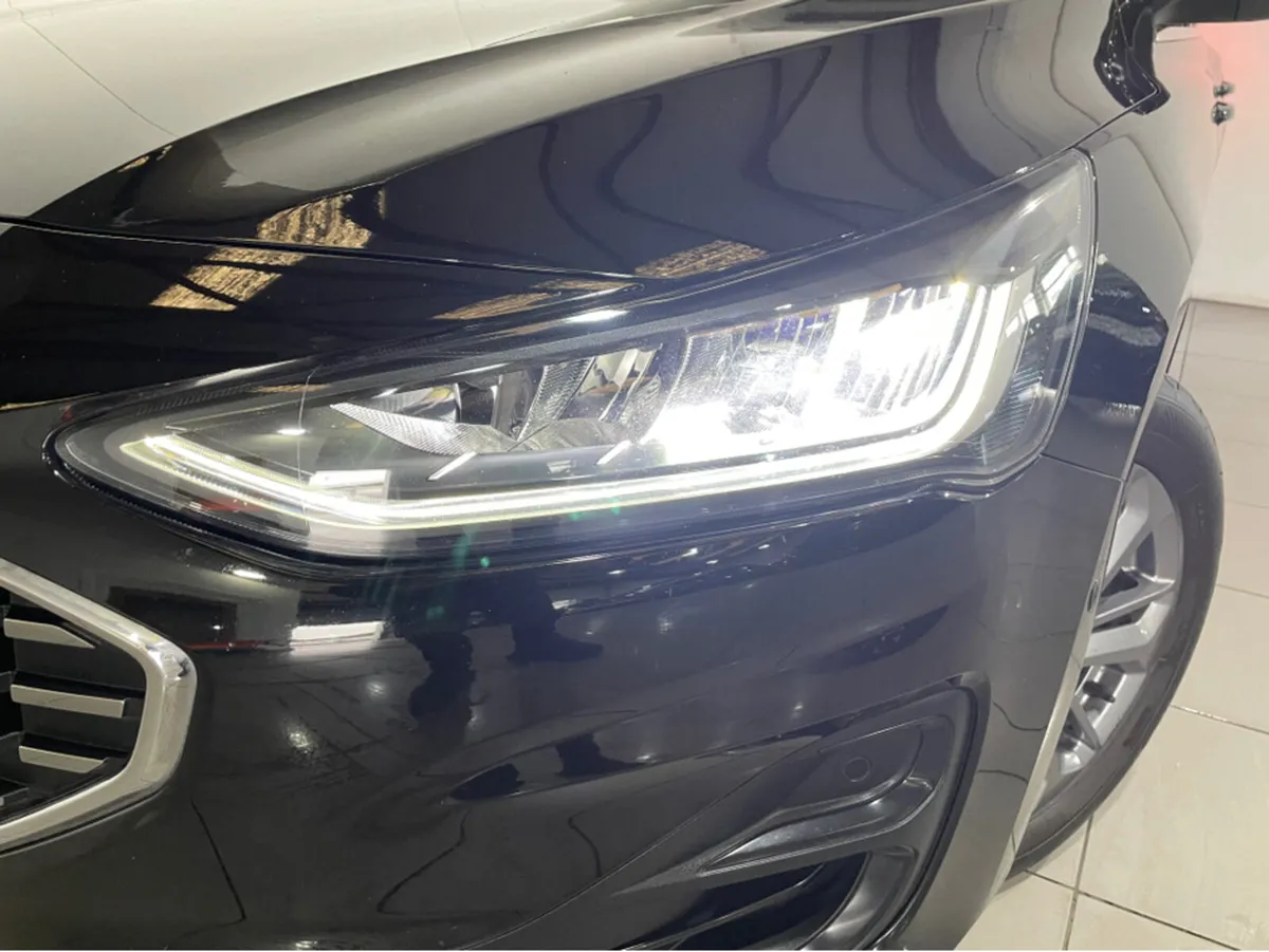 Ford Focus TITANIUM 5DR 1.0T 125 M 4 4DR - Image 4
