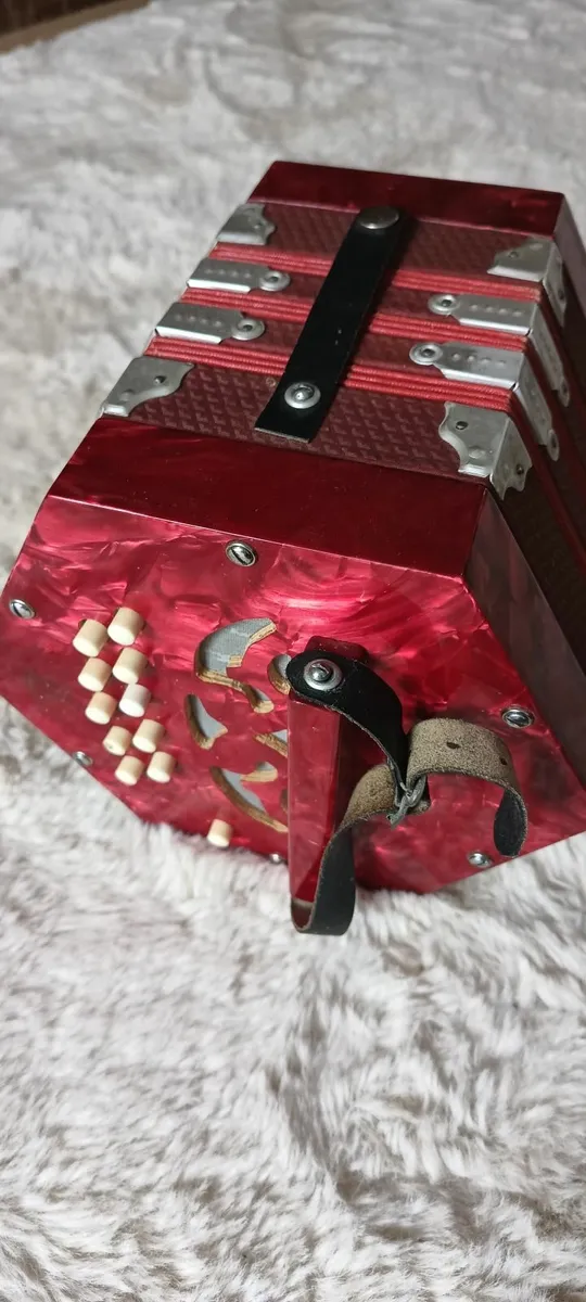 Old Concertina - For Repair / Parts or Decoration - Image 1