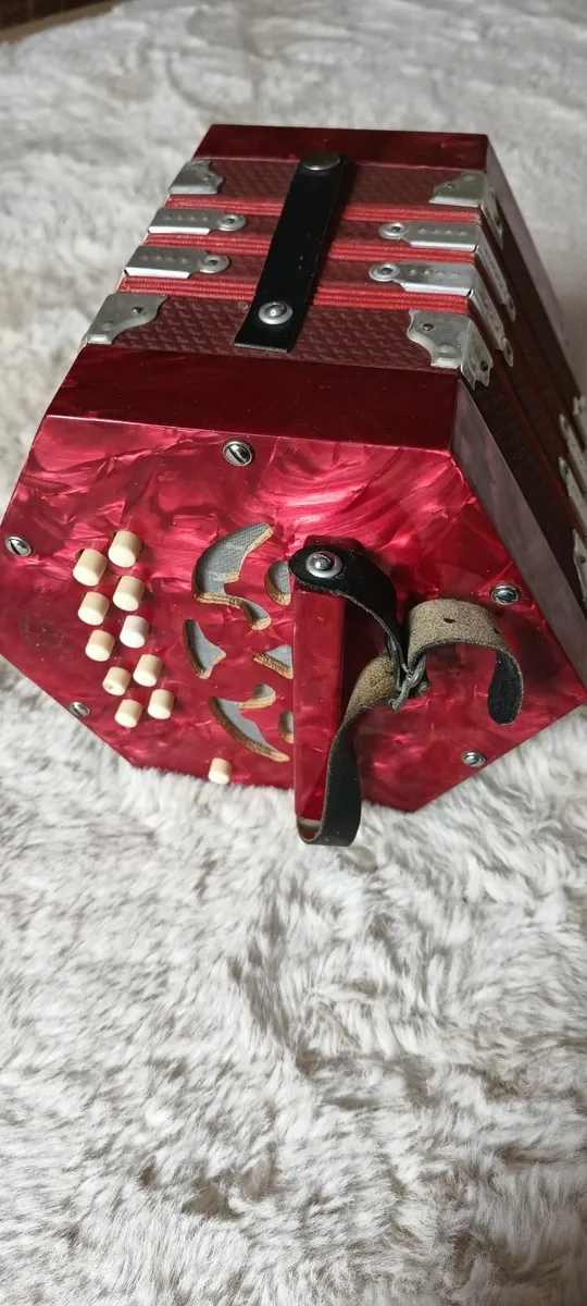 Old Concertina - For Repair / Parts or Decoration - Image 3