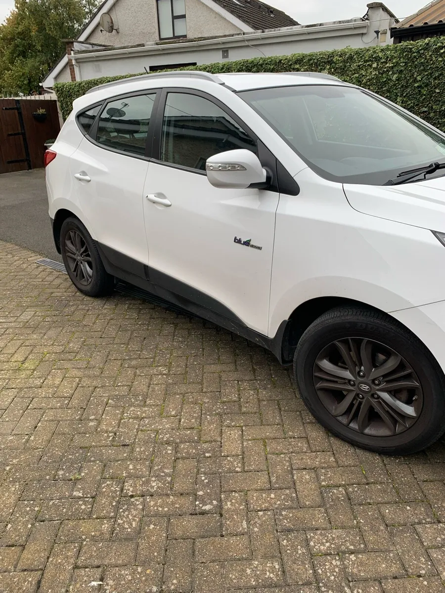 HYUNDAI IX35 EXECUTIVE - Image 2