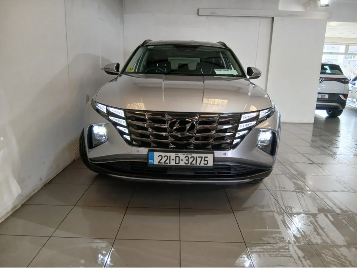 Hyundai Tucson EXECUTIVE PLUS DIESEL  5DR - Image 2