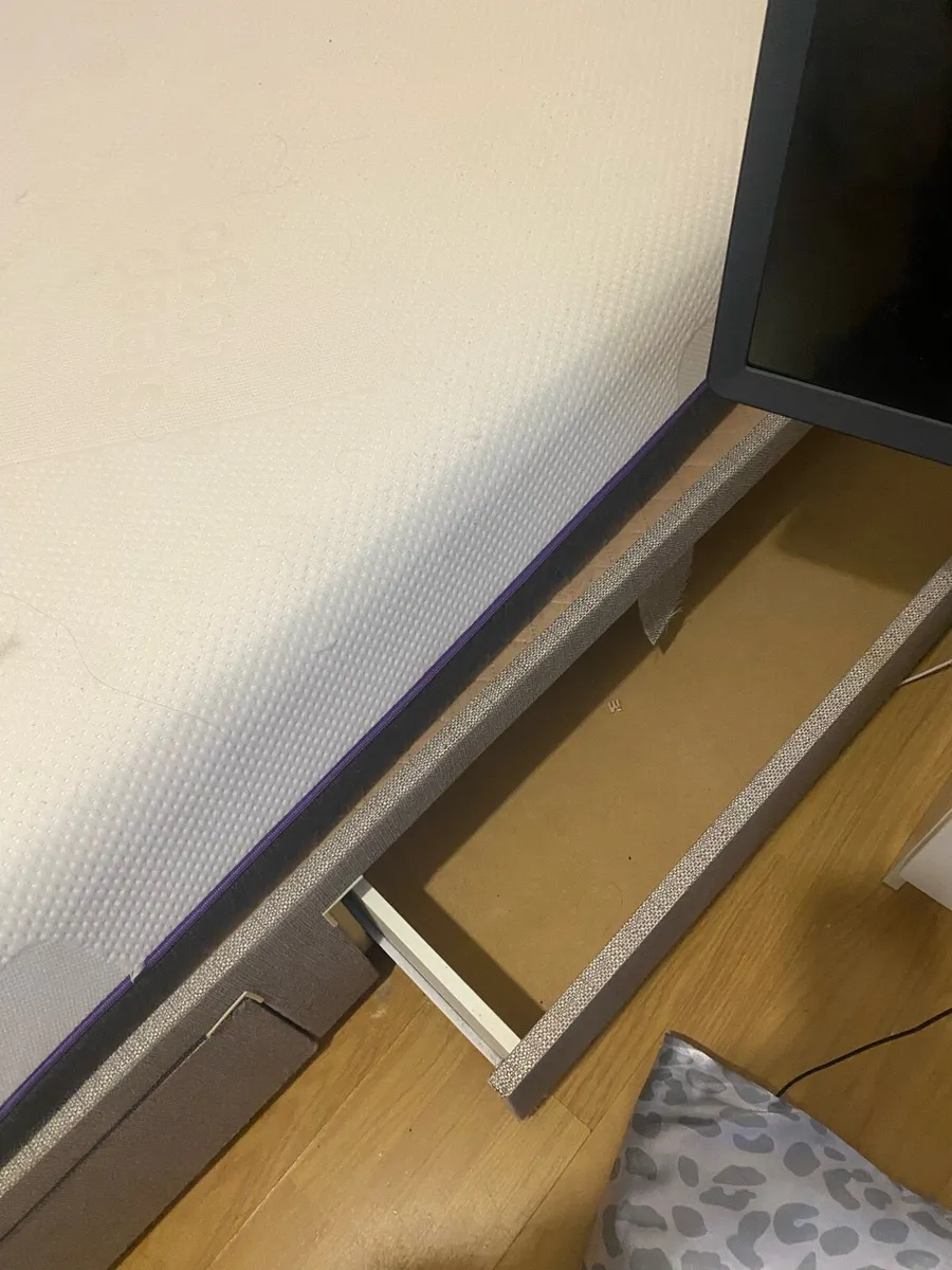 Single Bed with headboard and mattress - Image 3