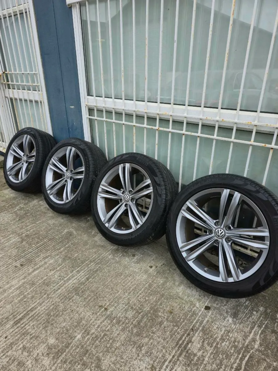 19" Genuine Sebring 5x112 Alloys Clean Set - Image 1