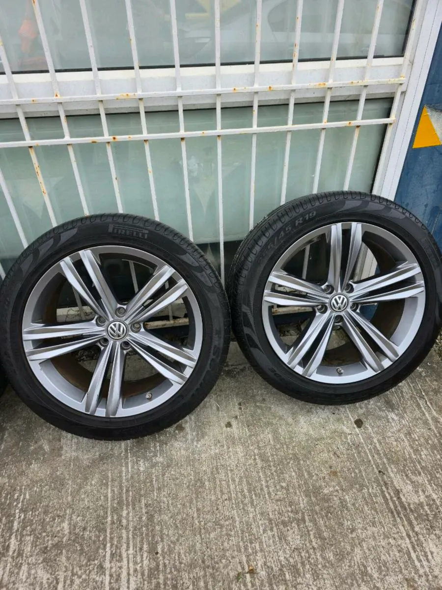 19" Genuine Sebring 5x112 Alloys Clean Set - Image 3