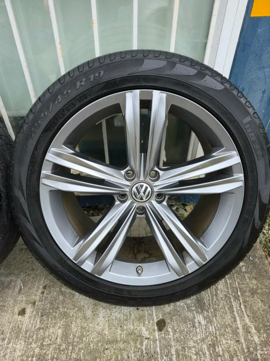 19" Genuine Sebring 5x112 Alloys Clean Set - Image 4