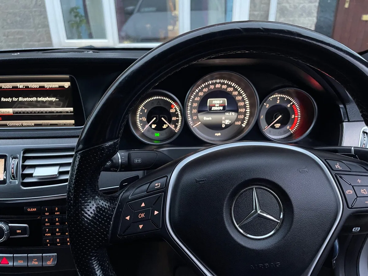 2014 Mercedes-Benz E220 CDI - Image 3