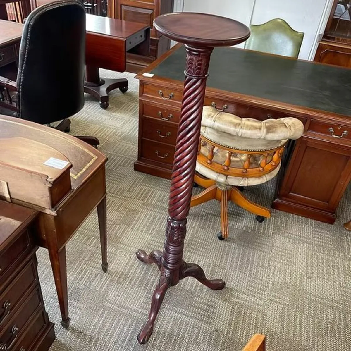 Beautiful large mahogany tripod base twisted pilla