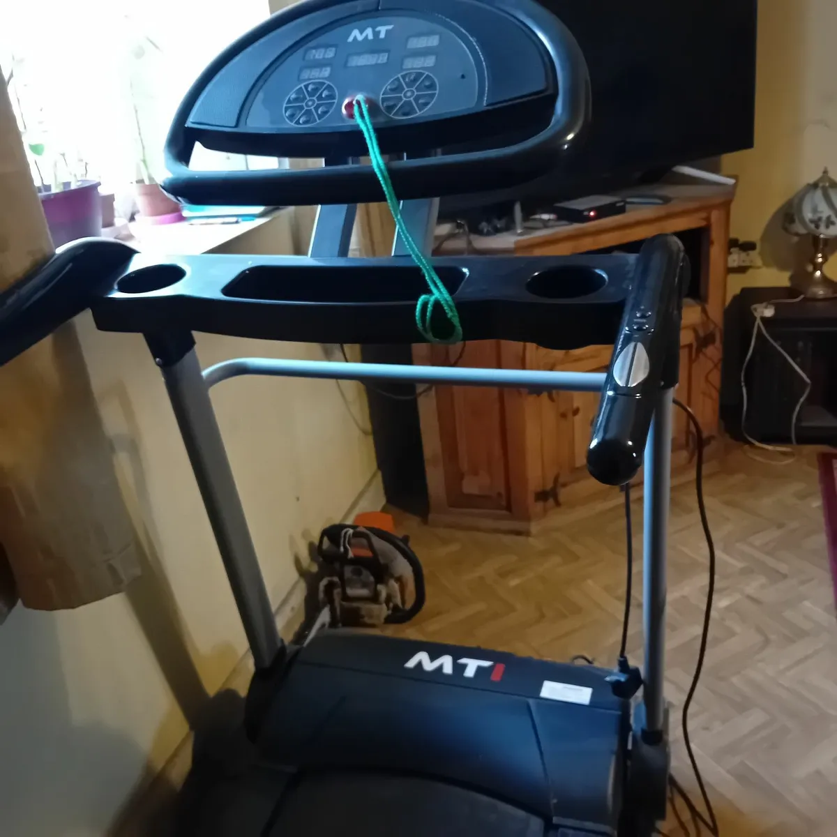 A Threadmill - Image 1