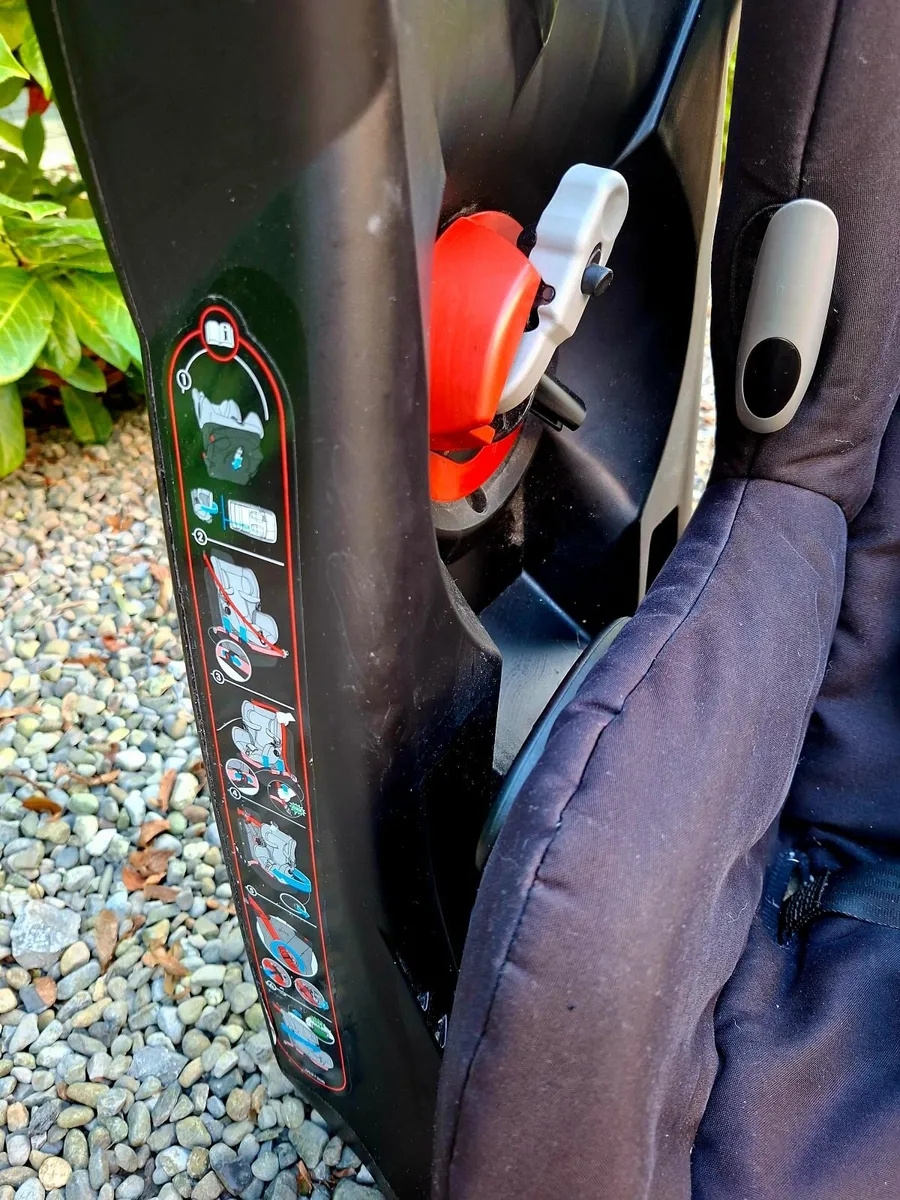 **Immaculate** Baby Car seat age 1-5 - Image 2