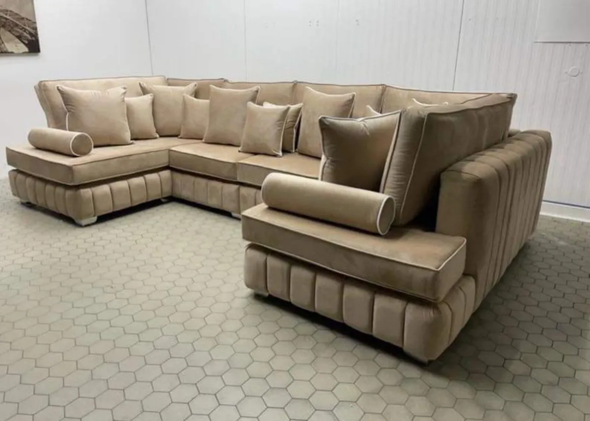 Lilys sofa - Image 2