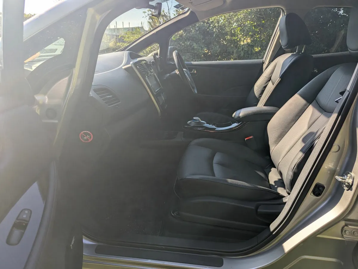 Nissan Leaf 2017 EV low mileage - Image 3
