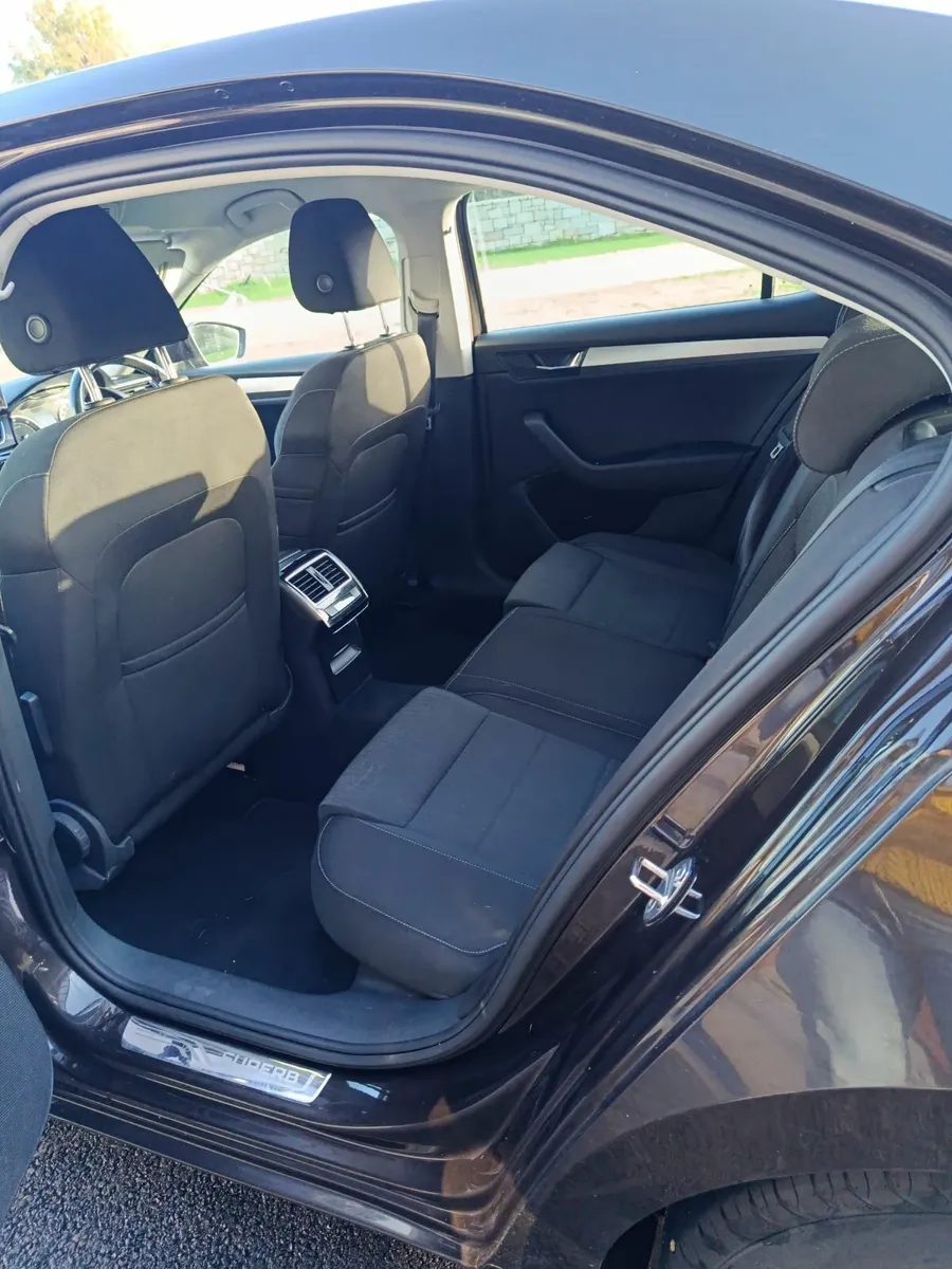 Skoda Superb 2016 - Image 2