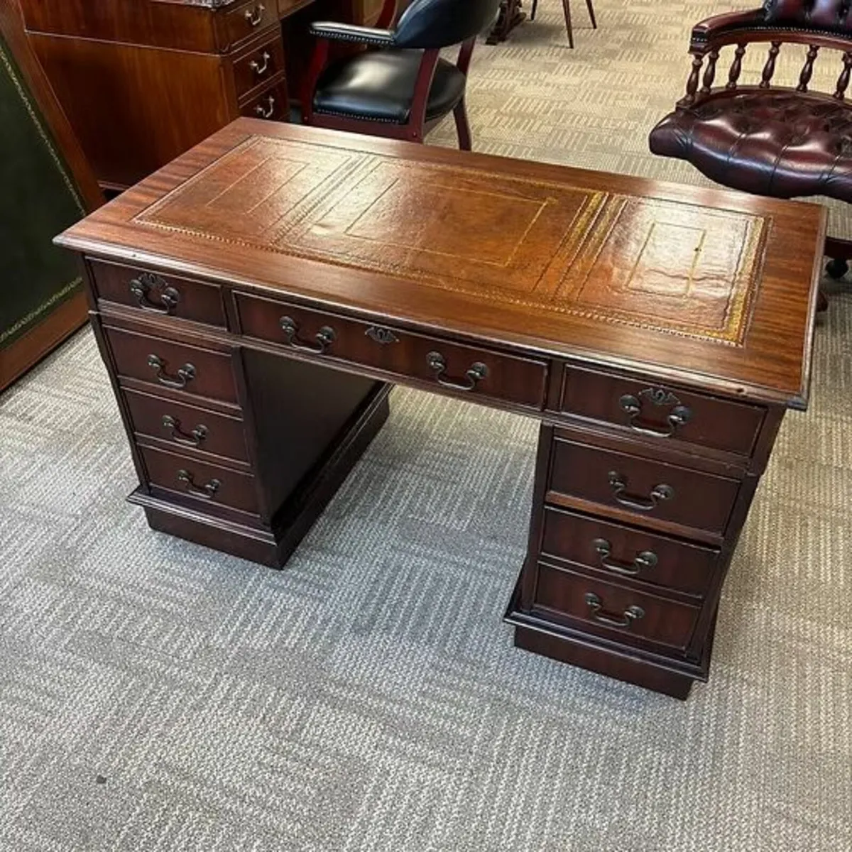 Beautiful mahogany tan leather top twin pedestal w