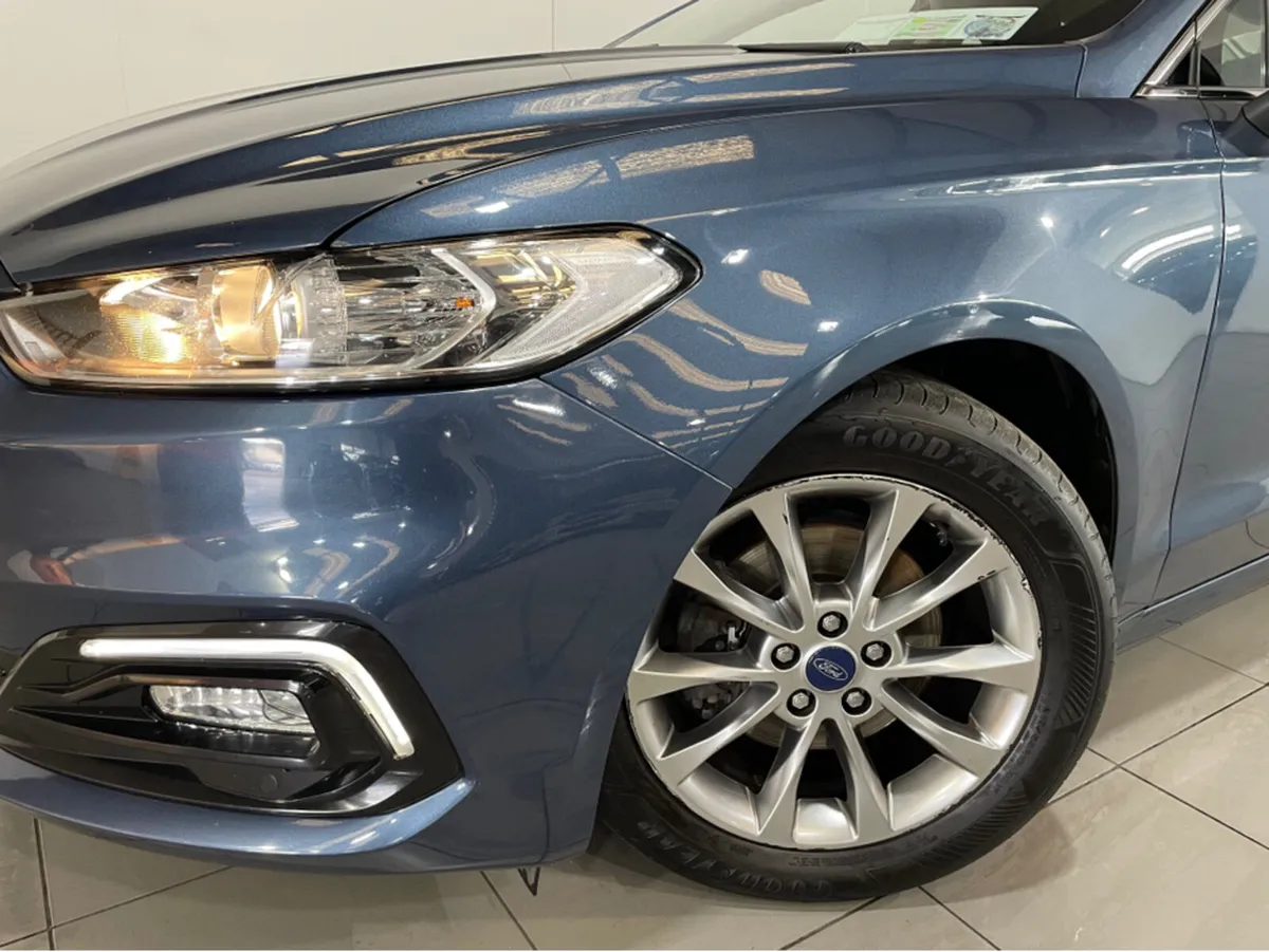 Ford Mondeo ZETEC 5DR 2.0 TD 150BHP FULL SERVICE H - Image 4