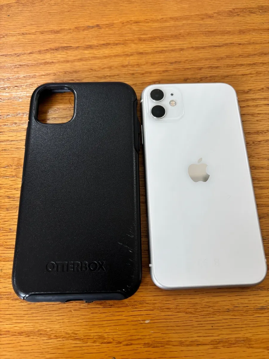 IPhone 11 - Image 1