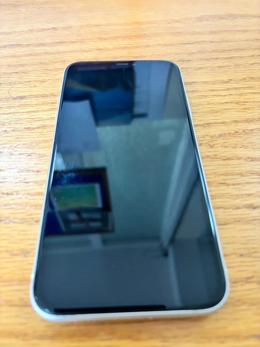 IPhone 11 - Image 3
