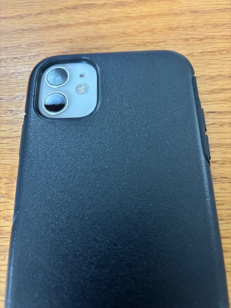 IPhone 11 - Image 4