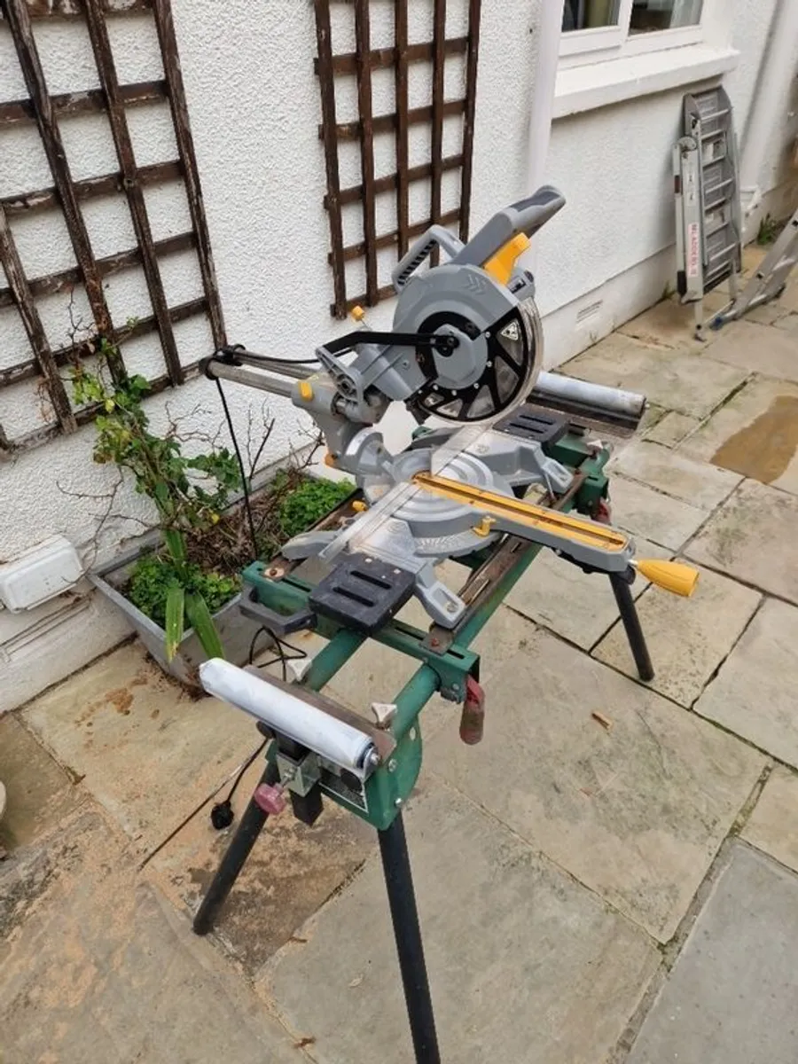 cross cut saw and tool stand - Image 1