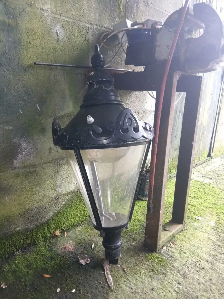 Street lanterns - Image 1