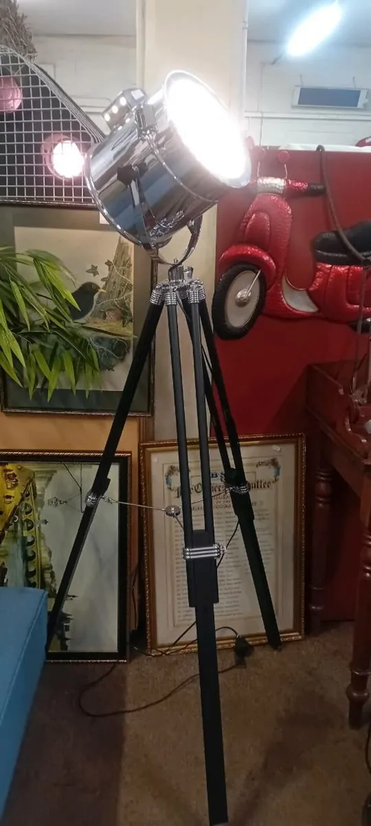 Modern Decorative Tripod Lamp - Image 1