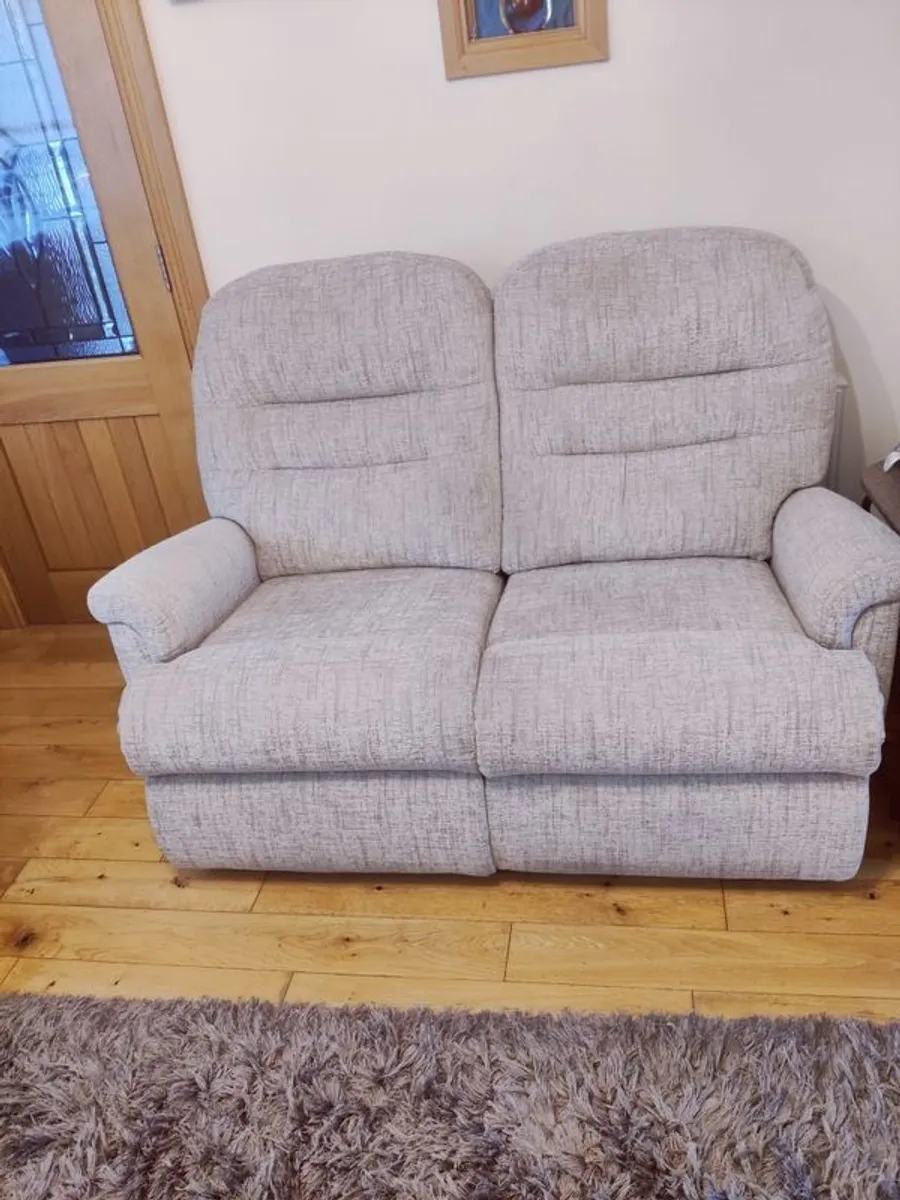 3 and 2 Seater Recliners Suite (sofa) - Image 2