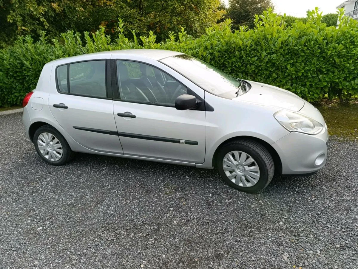 Renault Clio 1.2Ethano - Image 2