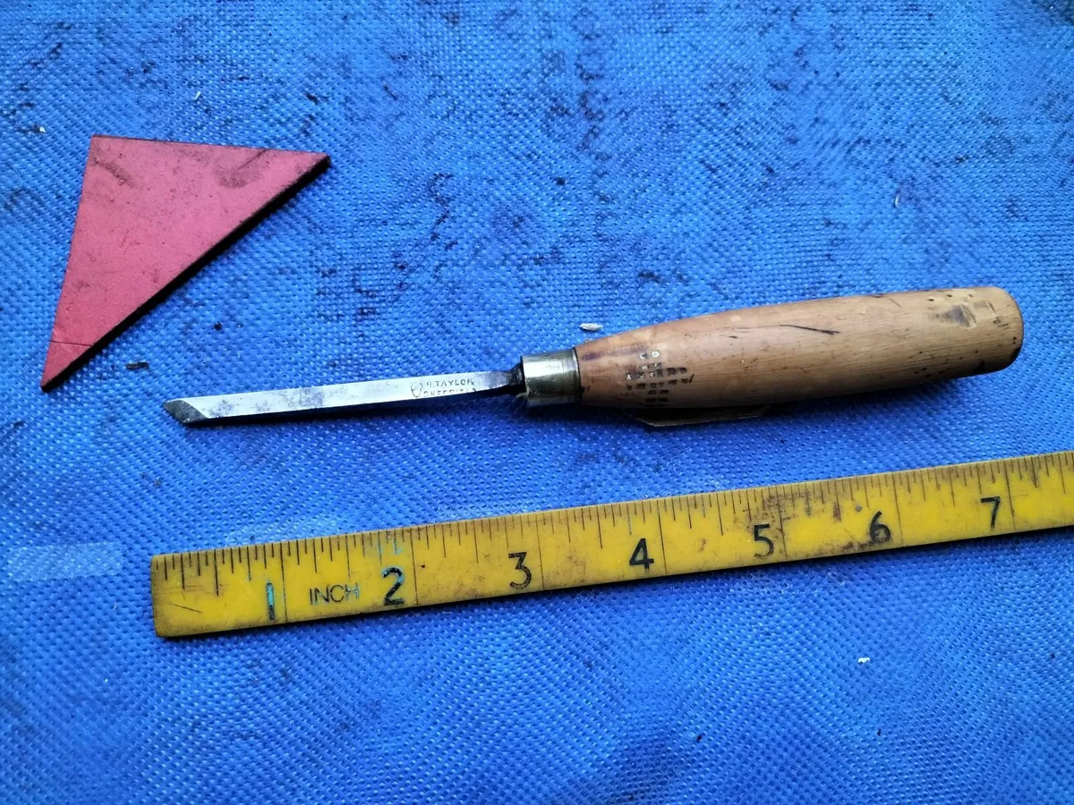 Carvers Skew Chisel by Taylor - Image 1