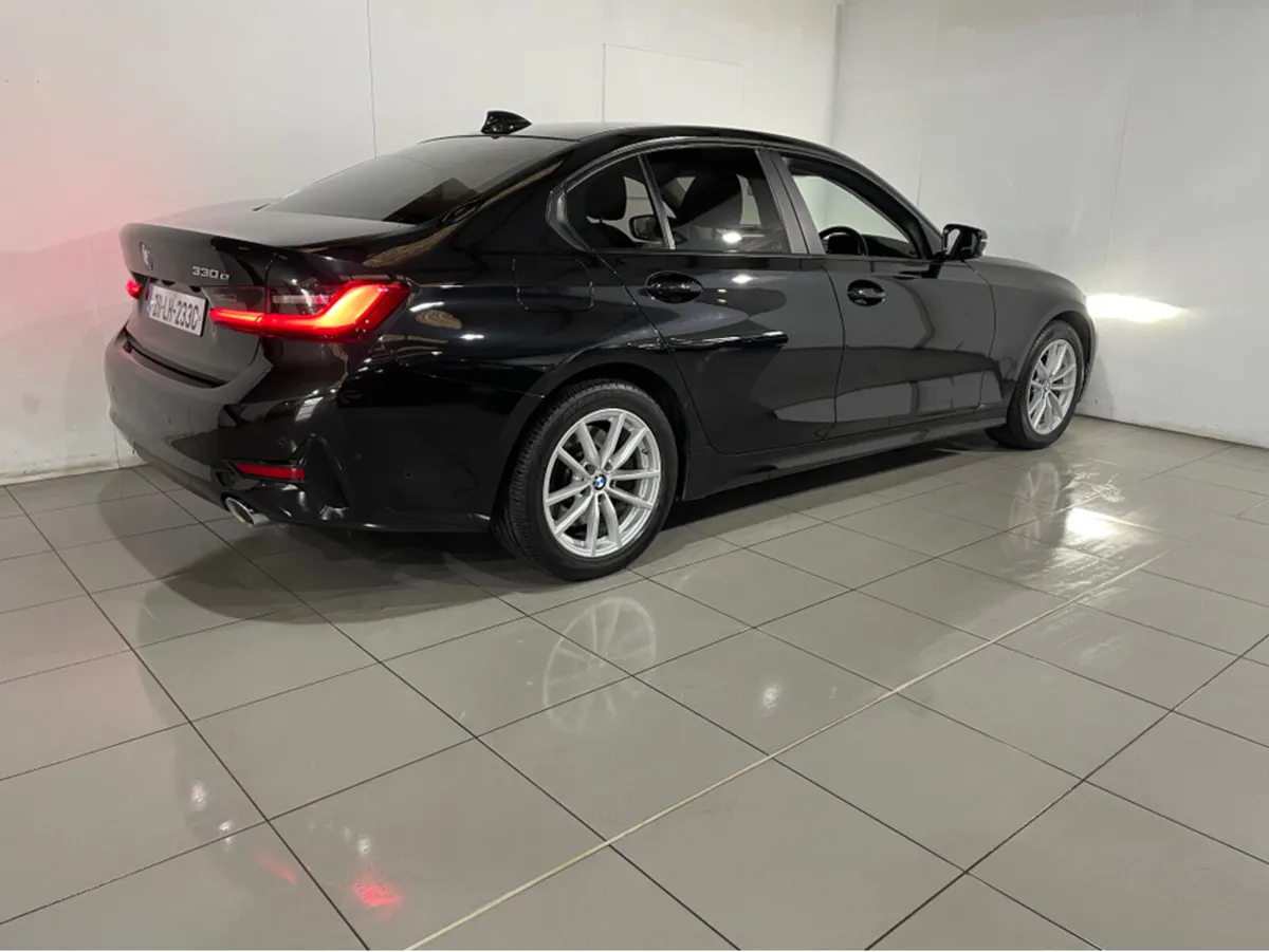 BMW 3-Series 330 E SE PRO 4DR AUTO NCT 01/27 - Image 3