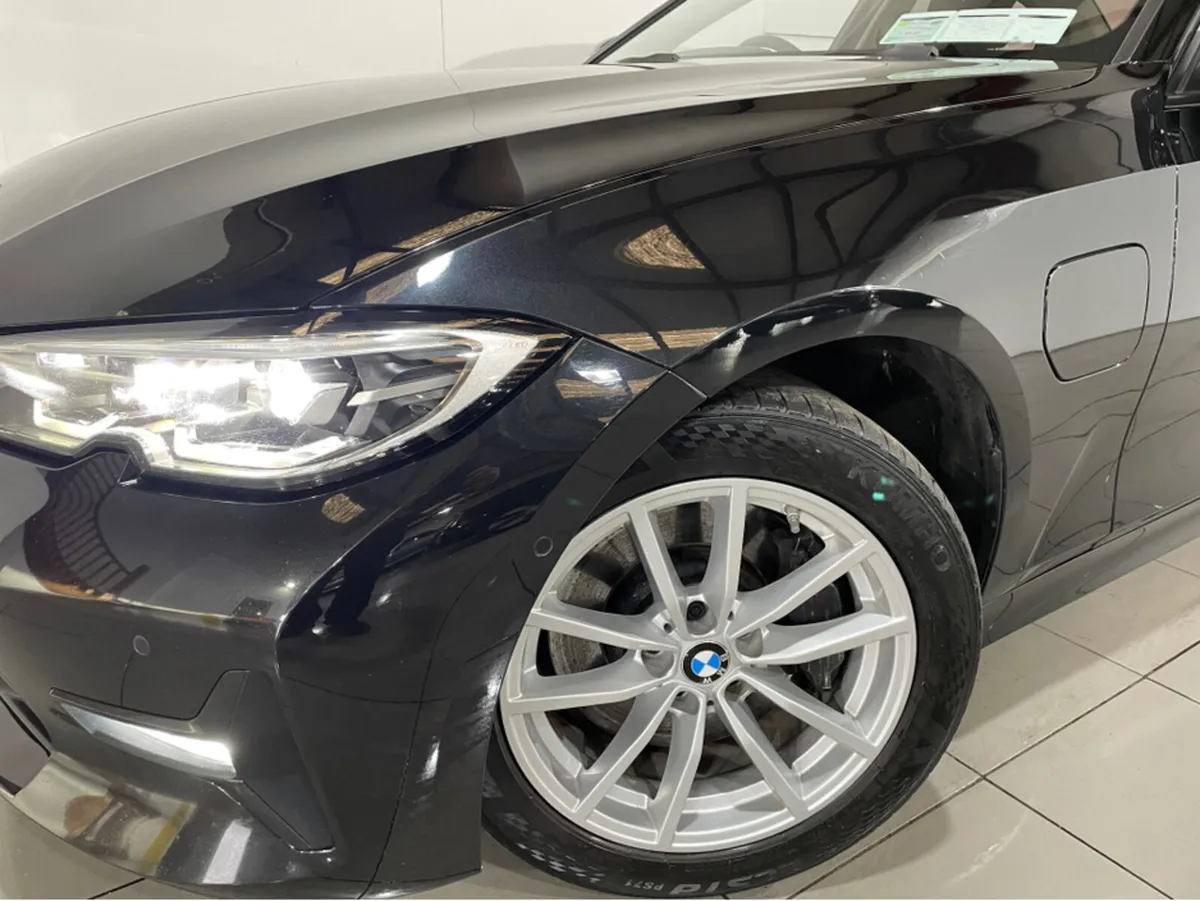 BMW 3-Series 330 E SE PRO 4DR AUTO NCT 01/27 - Image 4