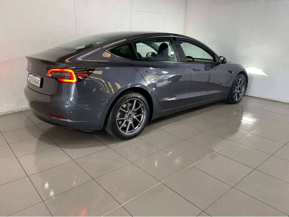Tesla Model 3 RWD 4DR AUTO - Image 3