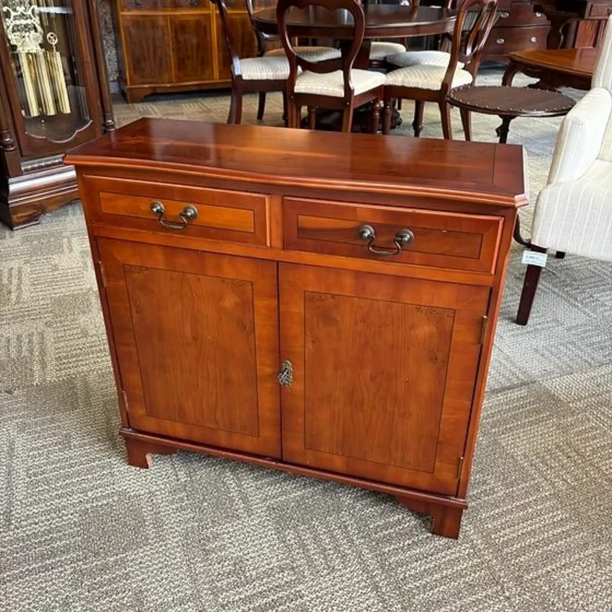 Beautiful yew flamed two door sideboard - Image 1