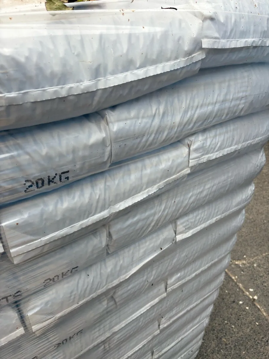 Straw Pellets 20kg bags delivered - Image 3