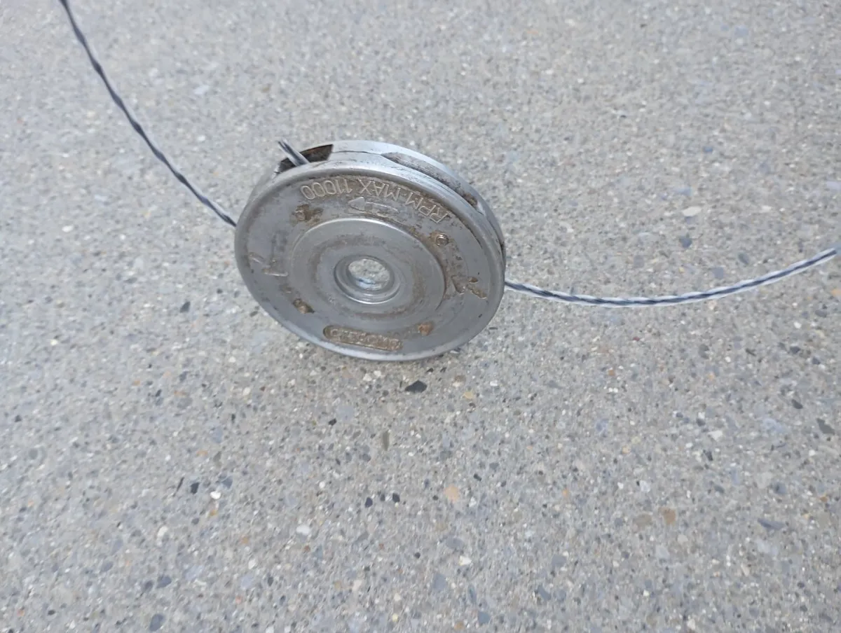 Garden Strimmer Equipment - Image 4