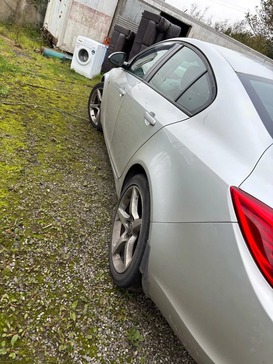 2012 insignia - Image 2