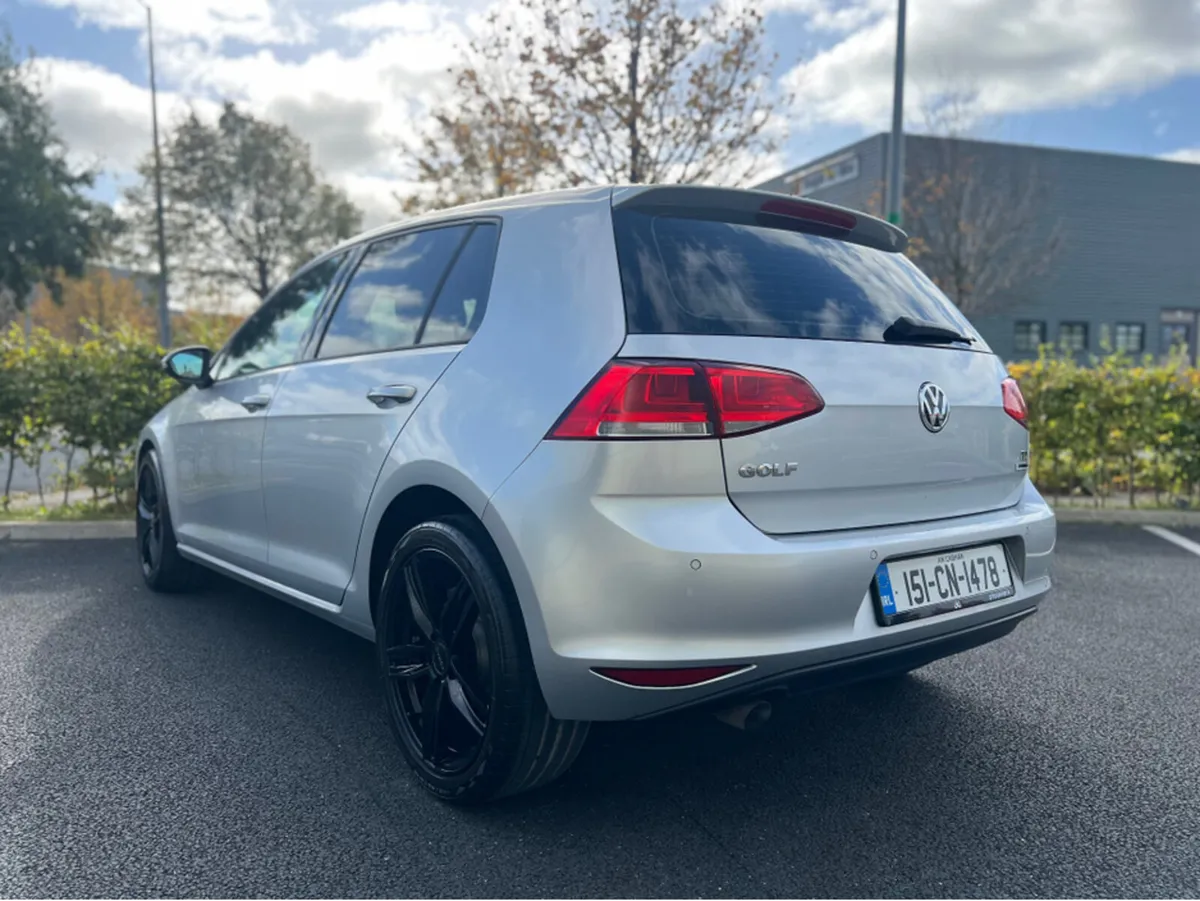 Volkswagen Golf 1.6 TDI MANUAL *FULL SERVICE HISTO - Image 3
