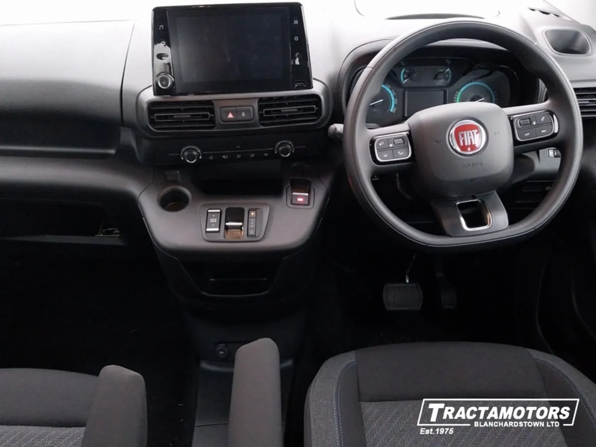 Fiat Doblo COMBI MWB FEEL PACK 4DR - Image 2