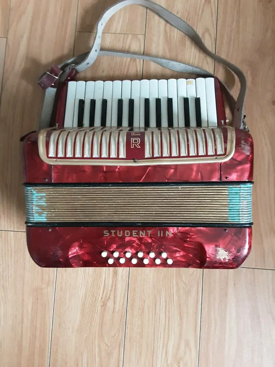 Piano accordion - Image 1