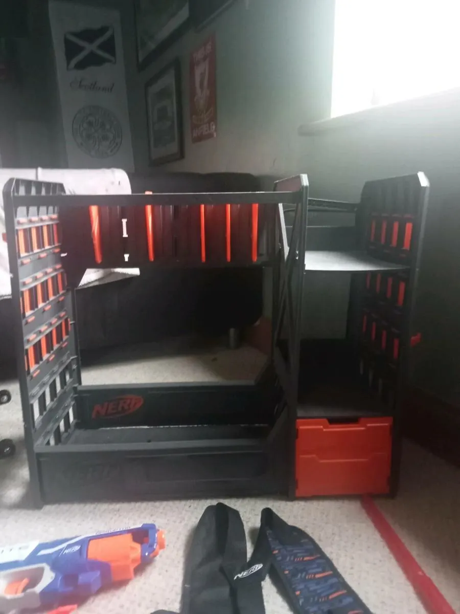 Nerf storage unit and accessories - Image 1