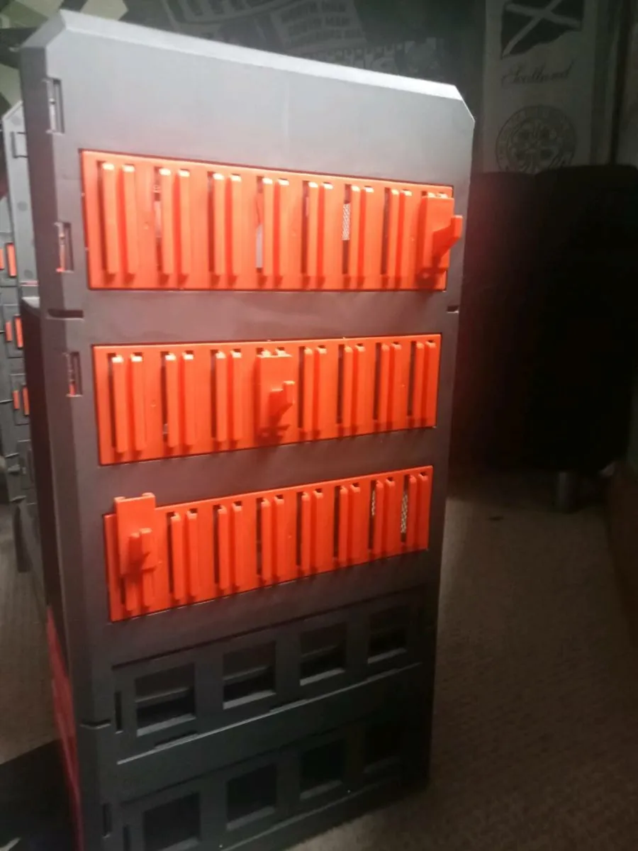 Nerf storage unit and accessories - Image 3