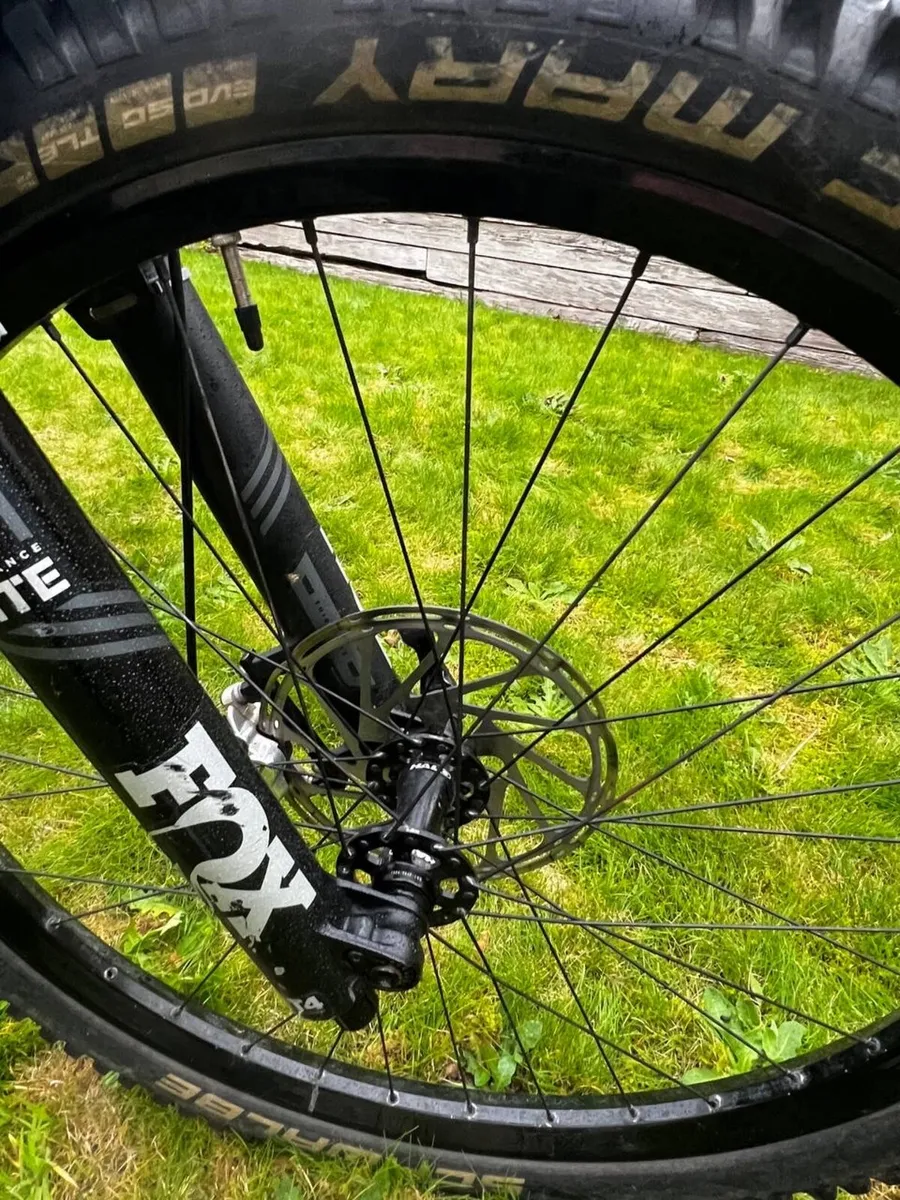 YT Capra - Image 3