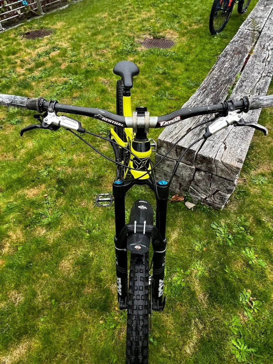 YT Capra - Image 4